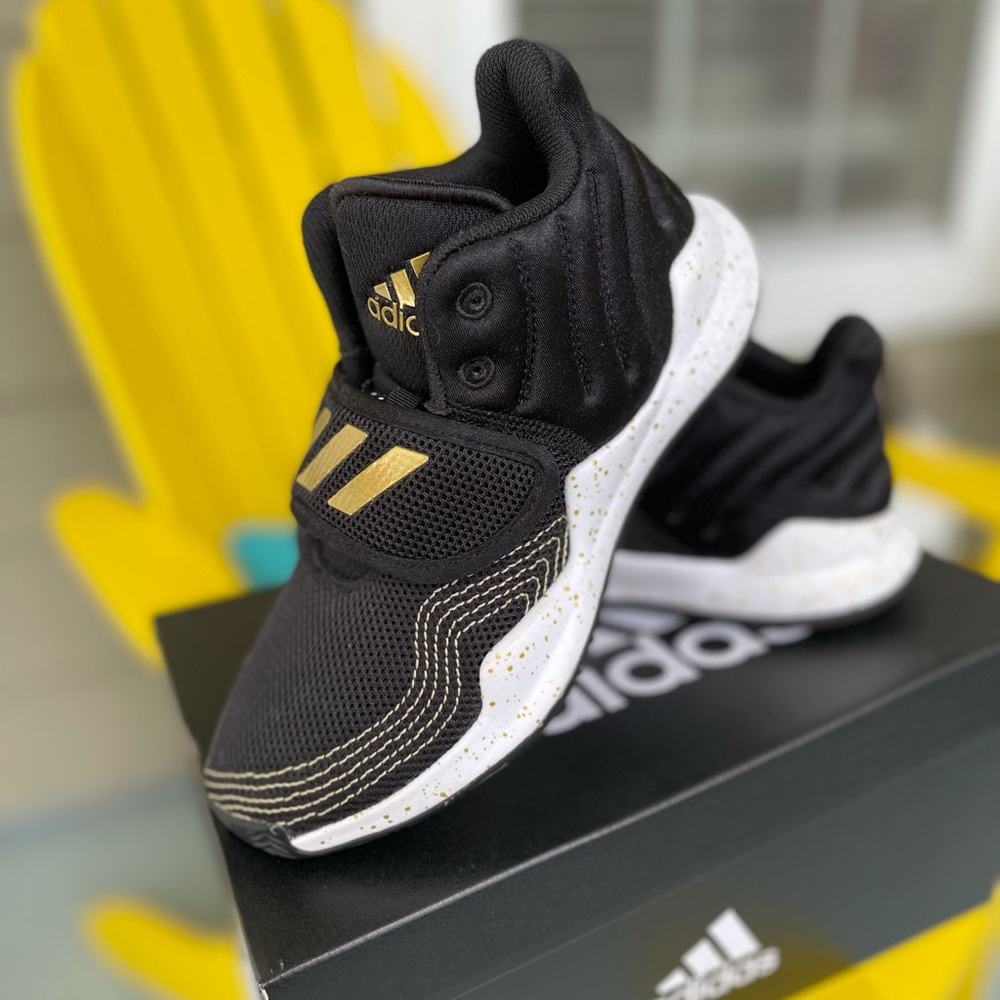 Adidas Deep Threat Basketball Shoes